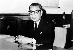 蔣經國